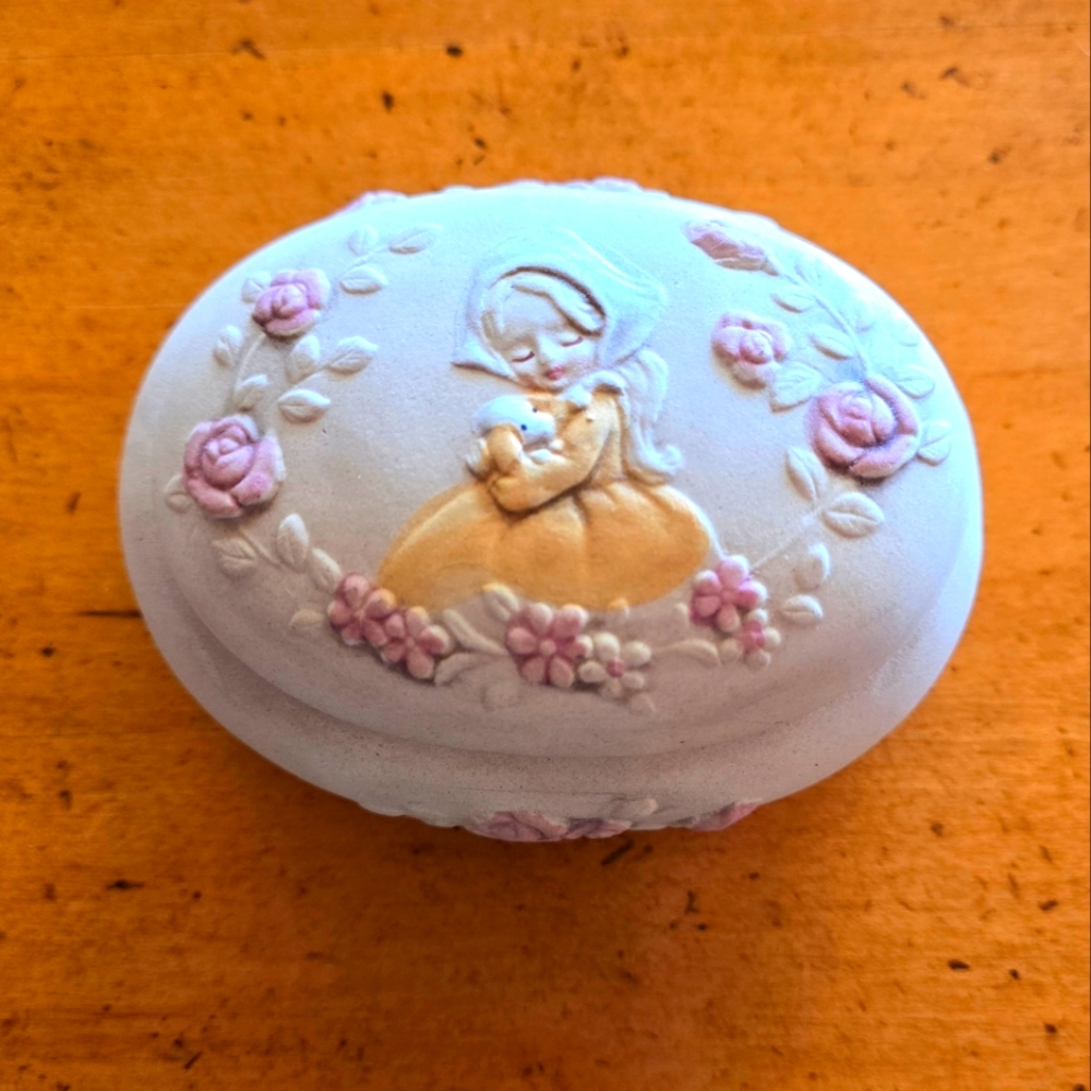 Vintage 1970 UCTCI Japanese Pottery Oval Trinket Box